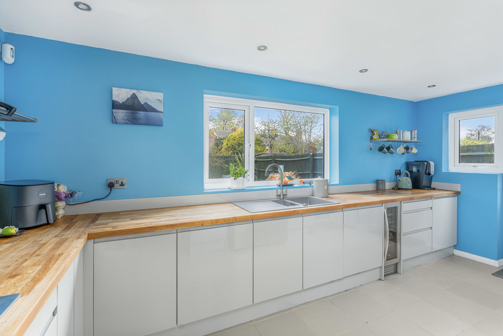 Gauntlets Close Bloxham